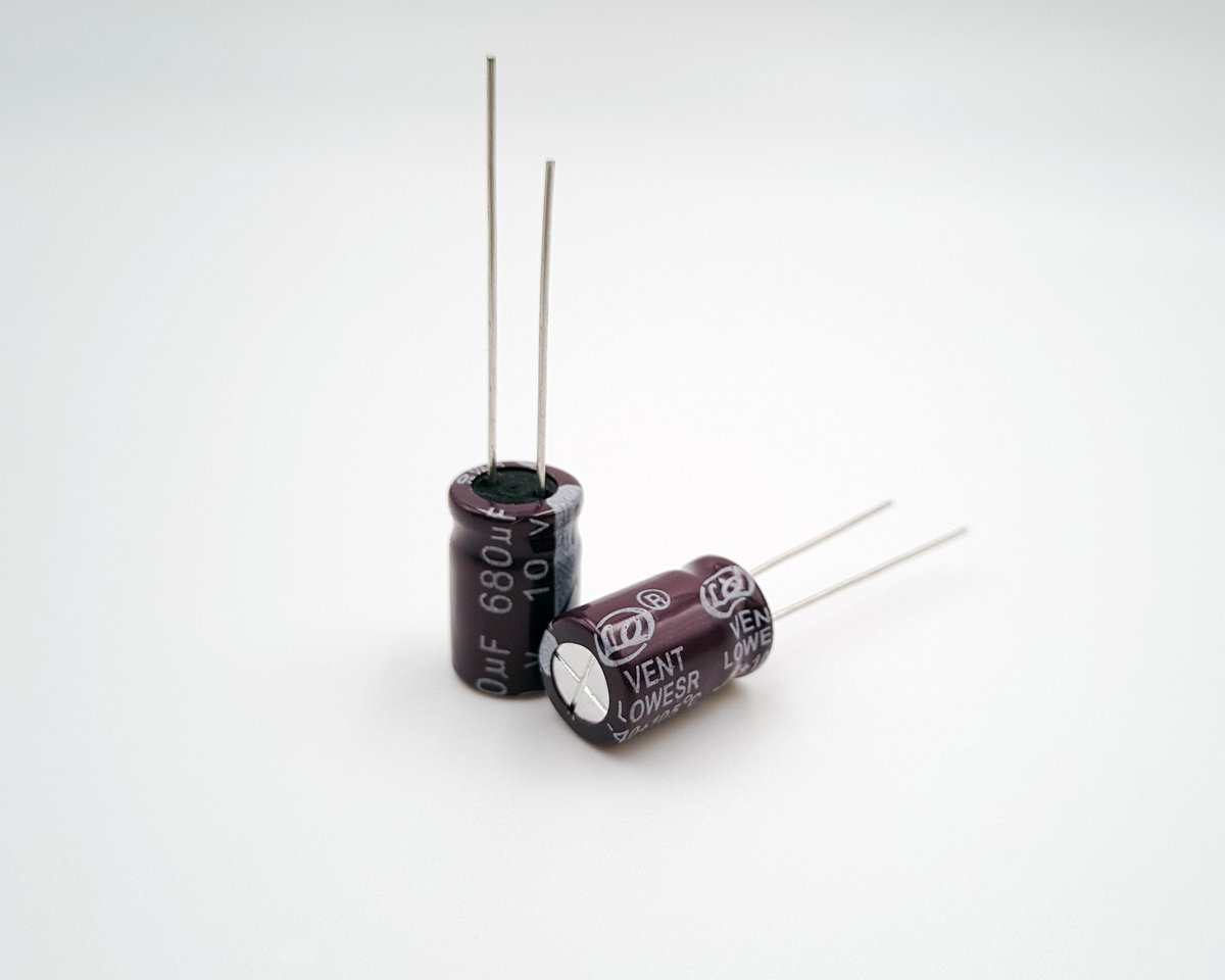 迹L680uF/10V